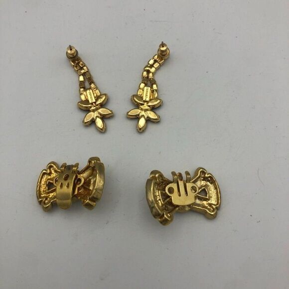 Vintage Trifari Dangle Pierced Earring and Collar Stays‎ (AS IS!) Set - Picture 4 of 7